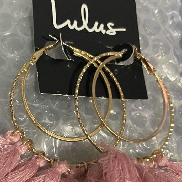 Lulus Double Hoop Gold Tone Pink Tassel Earrings NEW - Picture 2 of 4